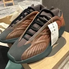 [GY4109] Adidas Yeezy 700 V3 2