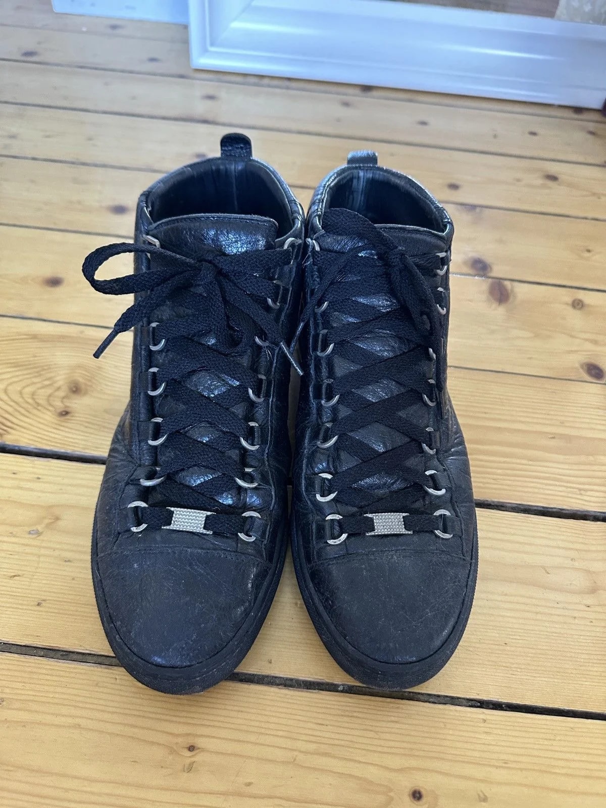 Balenciaga — Balenciaga Arenas — Sneaker — resale