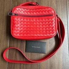 Bottega Veneta — Bottega Veneta Zip Closure — Handbag — resale