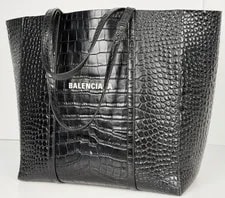 Balenciaga — Balenciaga Small Everyday -Embossed S01 — Handbag — resale