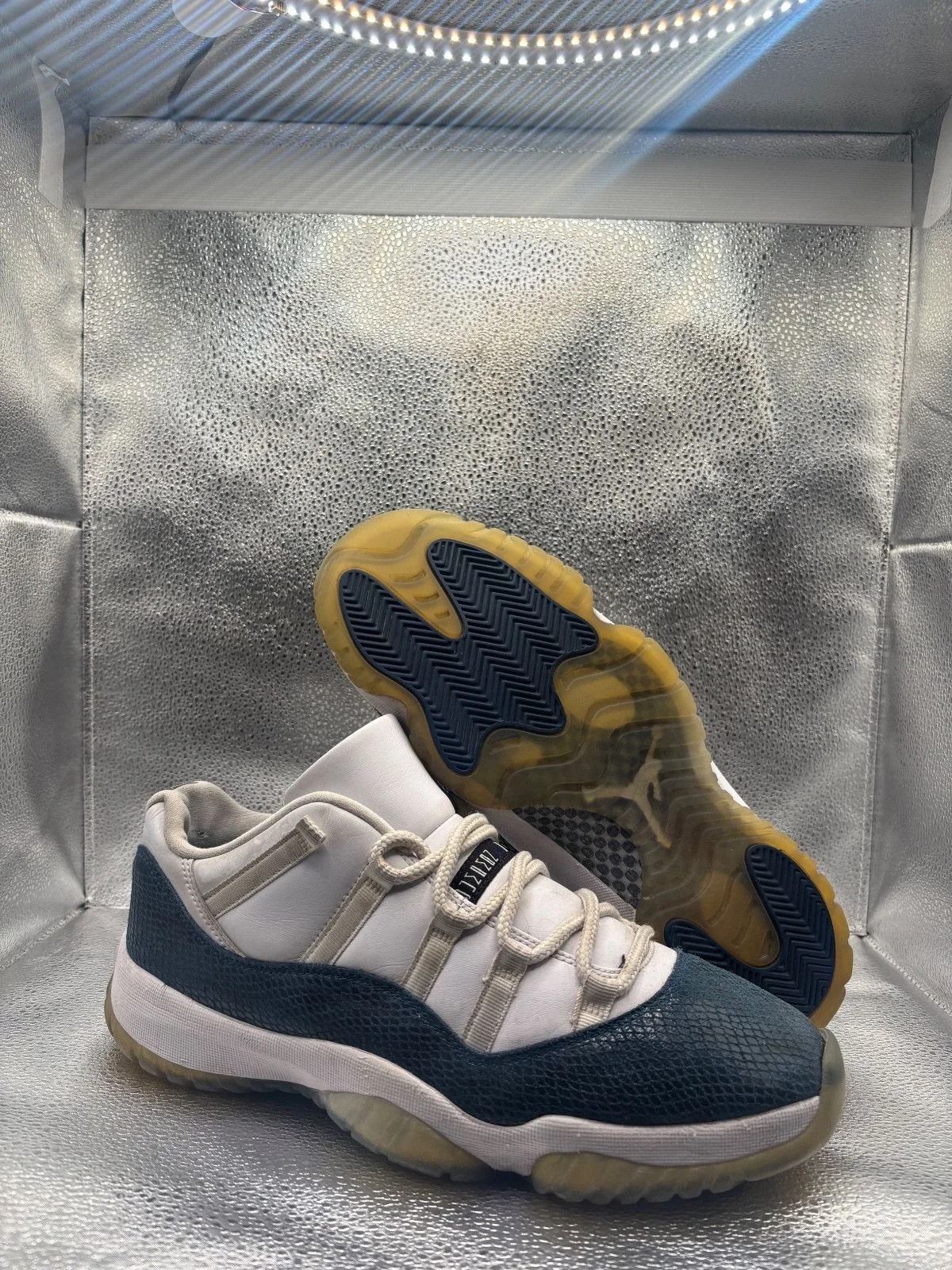 Air Jordan — Air Jordan 11 Low — Sneaker — resale