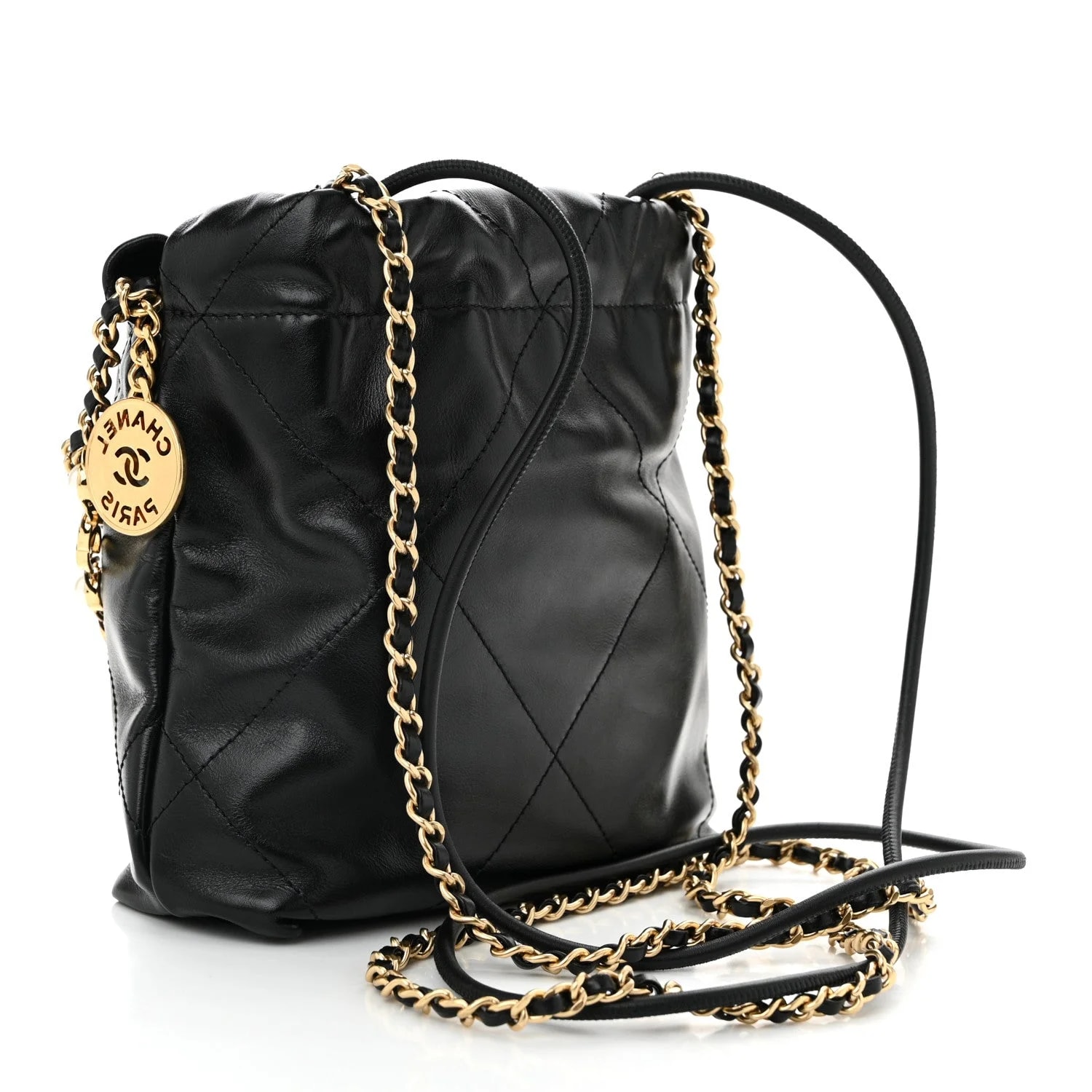 Shiny Quilted CC Chain Chanel 22 3