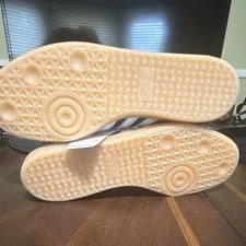Adidas / Striped Low Top Lace Up Athletic 4