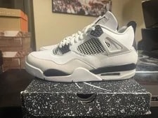 Jordan — Jordan 4 Retro Military — Sneaker — resale