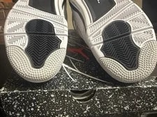 Jordan 4 Retro Military 3