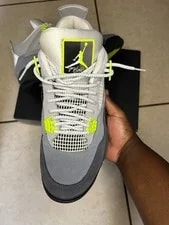 Jordan 4 Neon 3
