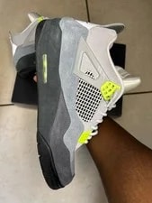 Jordan 4 Neon 4