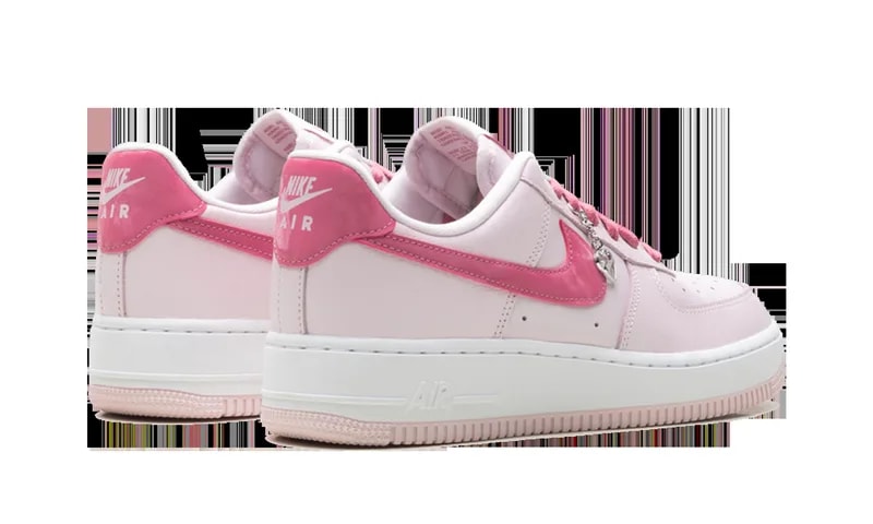 Air Force 1 Low Wmns "Valentine's Day (2026)" IO8755 600 3