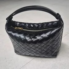 Bottega Veneta — Bottega Veneta Mini Wallis Official — Handbag — resale