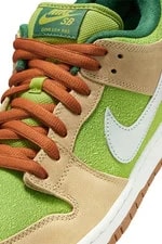 *New* Nike SB Dunk Low Pro and Pear - Size 10 - FQ7585-200 4
