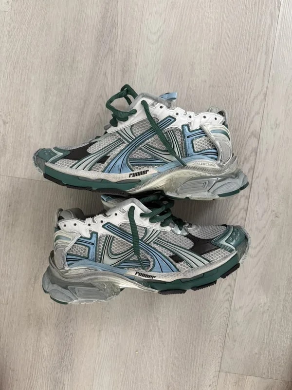 Balenciaga — Balenciaga Runner Athletic — Sneaker — resale