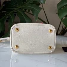 Prada Heart Limited Edition 4