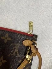 Louis Vuitton Neverfull Pochette Wristlet Interior 4