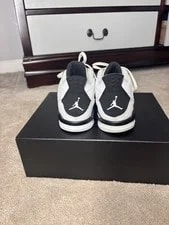 Jordan Air 4 Mid Top Lace-Up Athletic 2