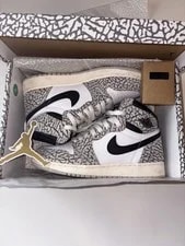 Air Jordan — Size 5.5 - Air Jordan 1 Retro OG High — Sneaker — resale