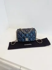 Chanel — Chanel Classic Flap Square Quilted Chain Flap Crossbody — Handbag — resale
