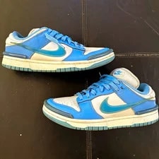 Nike — Nike Dunk Low Low Top Lace-Up — Sneaker — resale
