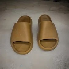 Yeezy Slides Good Condition No Box 3