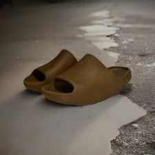Yeezy Slides Good Condition No Box 4