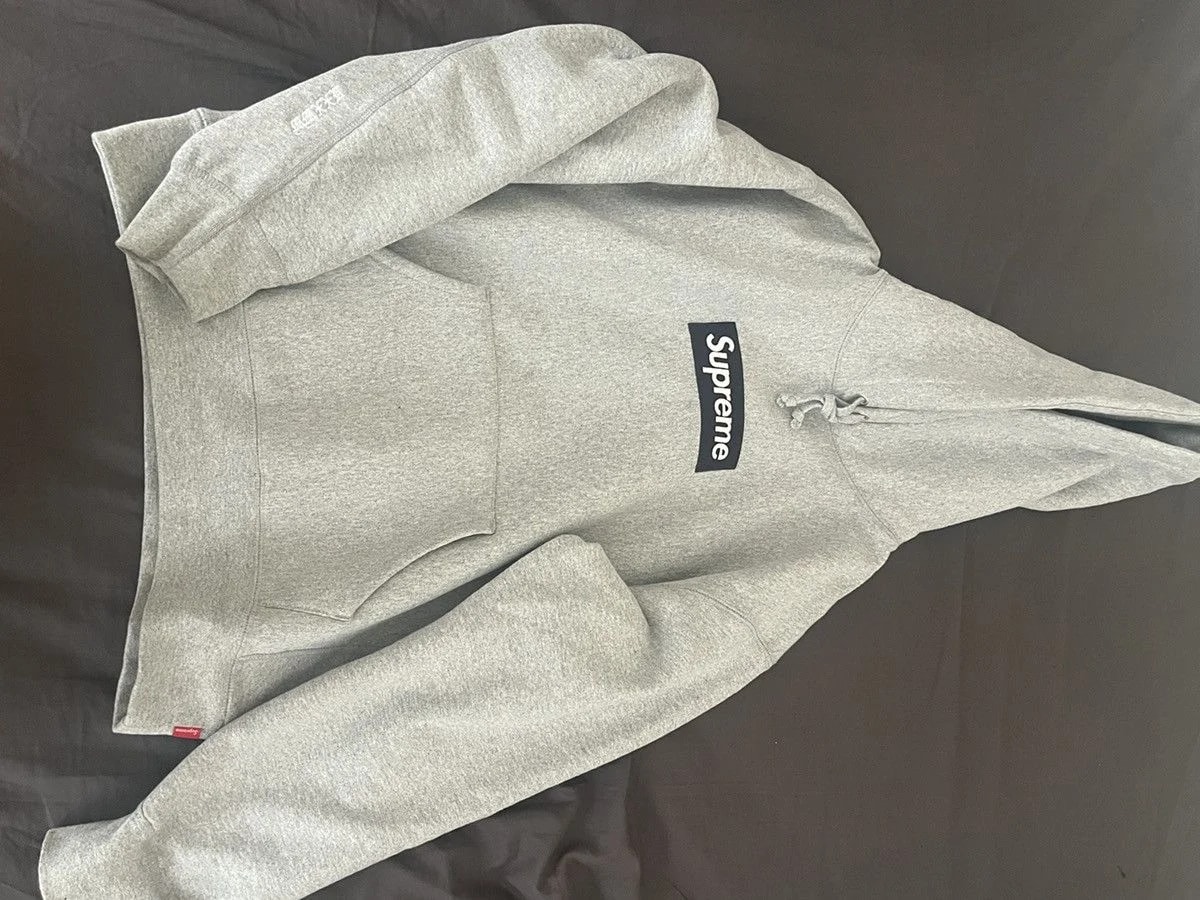 Supreme — Box Supreme Hoodie — streetwear — resale
