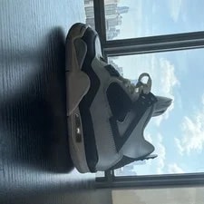 Jordan — Jordan Air 4 Mid Top — Sneaker — resale