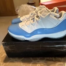 Air Jordan 11 Retro Low Size 10.5 /Univerity 2