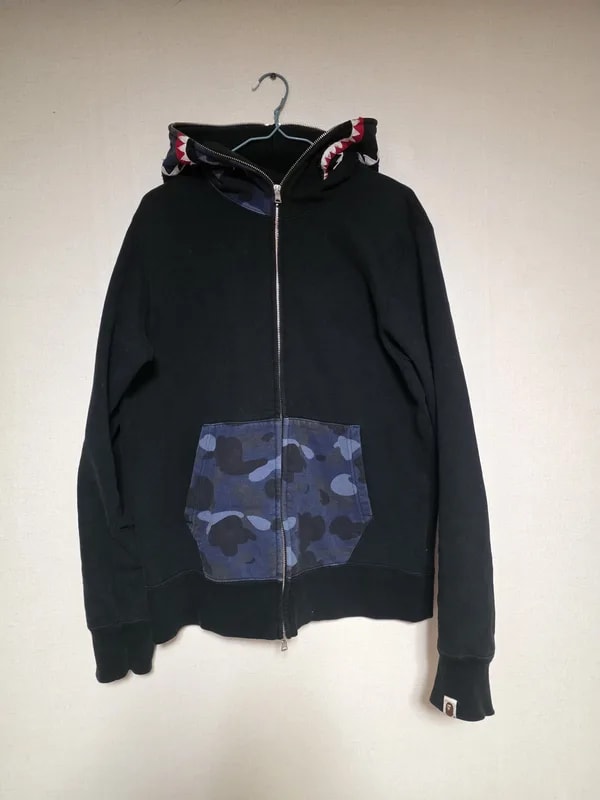 BAPE — [L] Bape Half Camo Shark Hoodie Zip-up — streetwear — resale