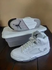Size 10 - Air Jordan 5 Retro " Metallic" High Top Athletic 2