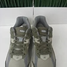 New Balance 2002R NBY Running Shoes in Dark / U2002RCA 4