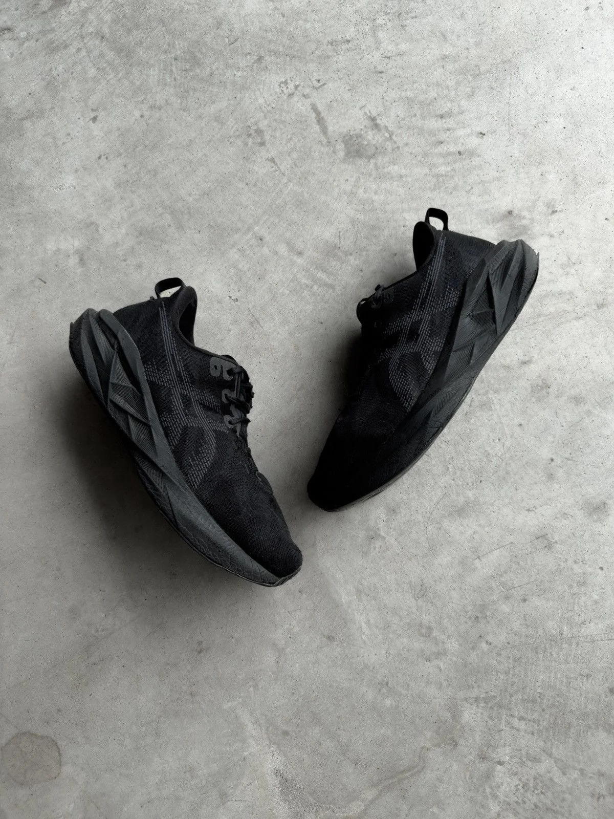 Asics — Asics Novablast 5 ’s — Sneaker — resale