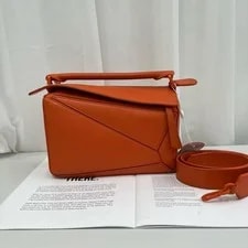Loewe — Loewe Puzzle Removable Adjustable Strap - Excellent #1U2Q3NE — Handbag — resale