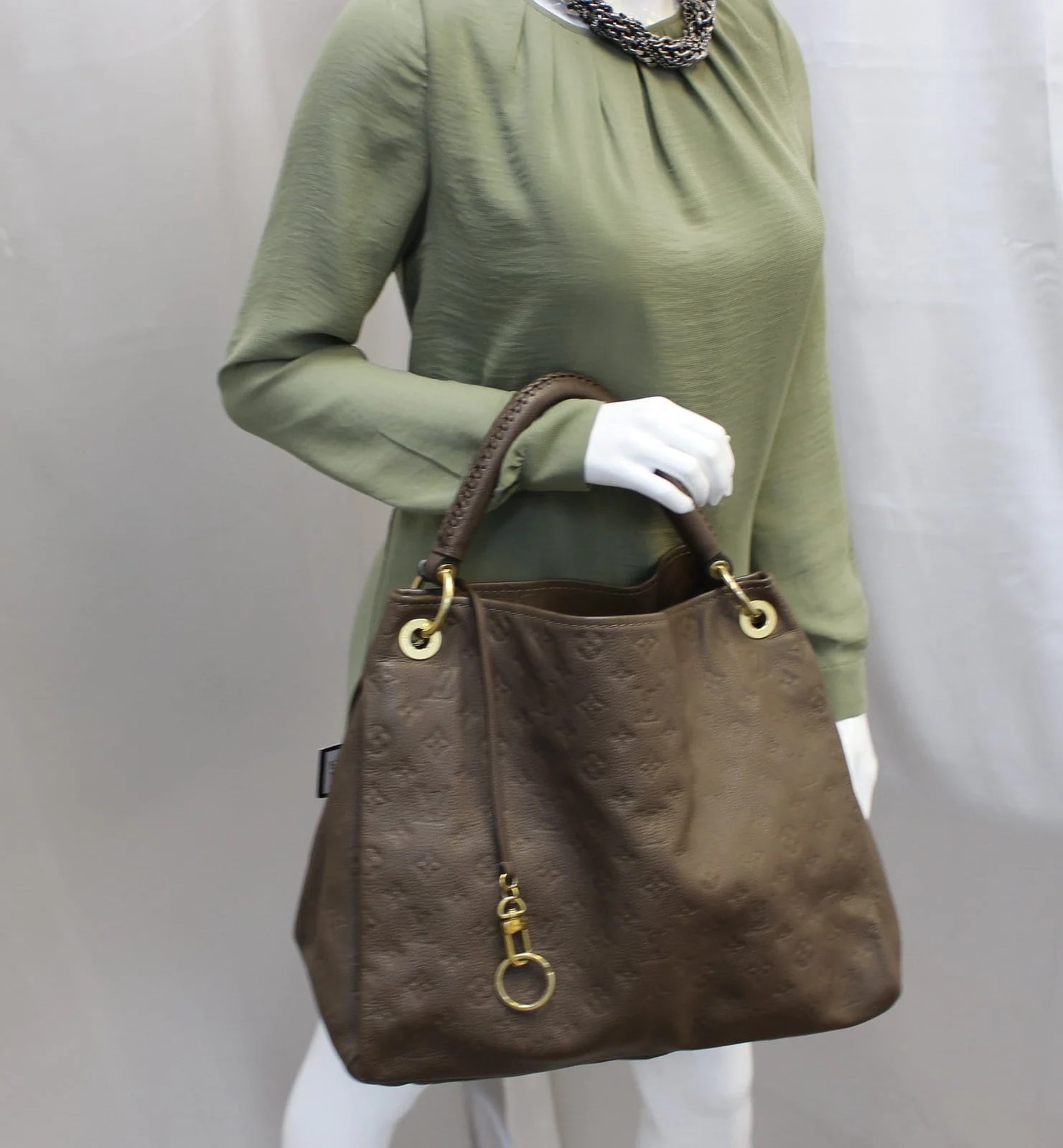 Louis Vuitton Artsy Terre 2