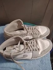 Jordan Air 1 Mid College 554724-082 11 3