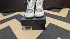 AIR Jordan 1 MID SE (GS) Photon Dust/ Chill 5.5Y - Ex Cond - Never Worn 2