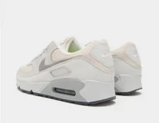 Nike Air Max 90 in Light and UK 10 4