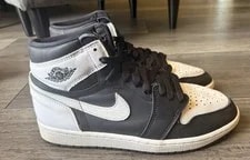 Jordan — Air Jordan 1 Retro OG High / 2.0 DZ5485-010 — Sneaker — resale