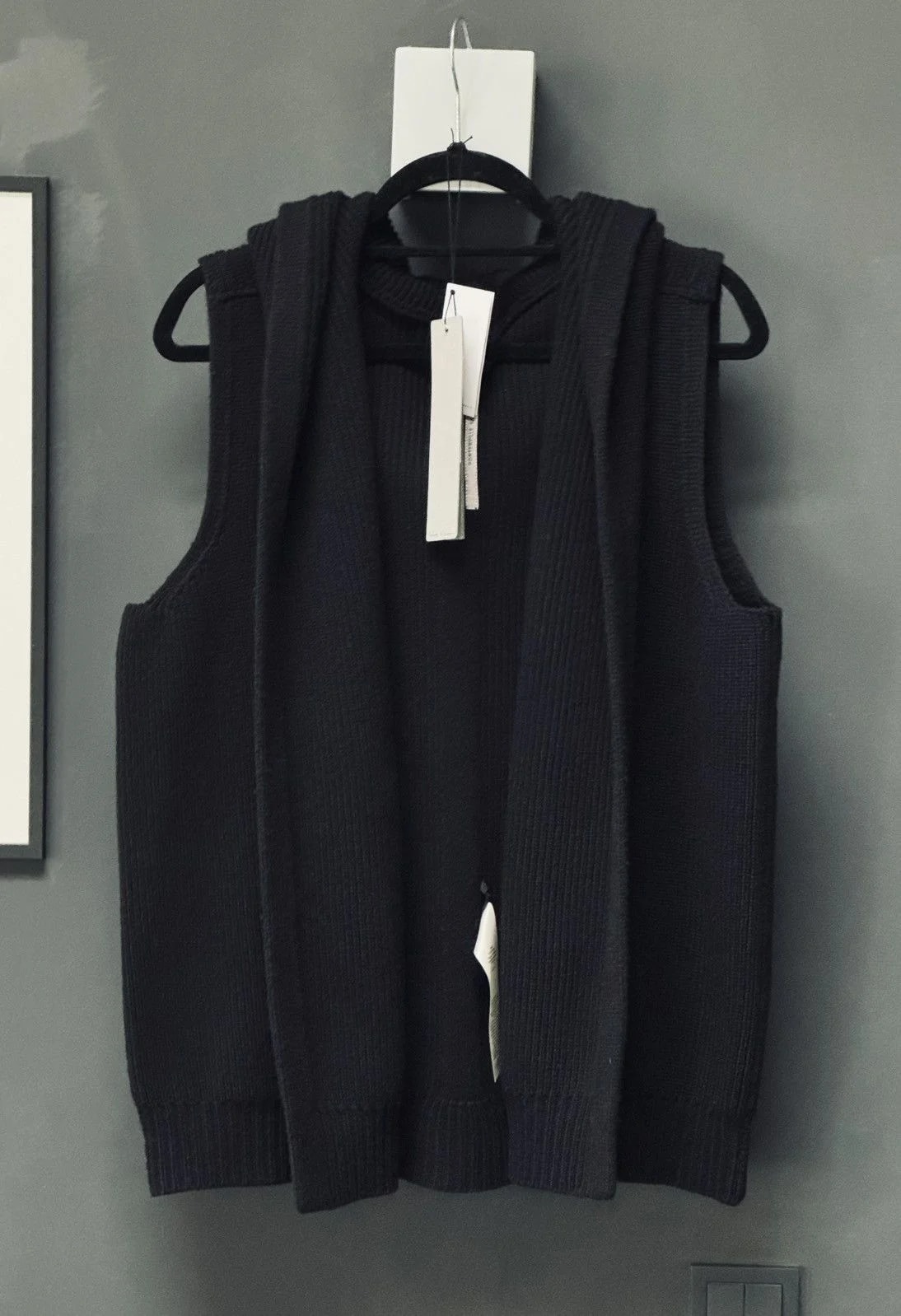 Final Drop | SL Liner L Hooded Vest — streetwear — resale