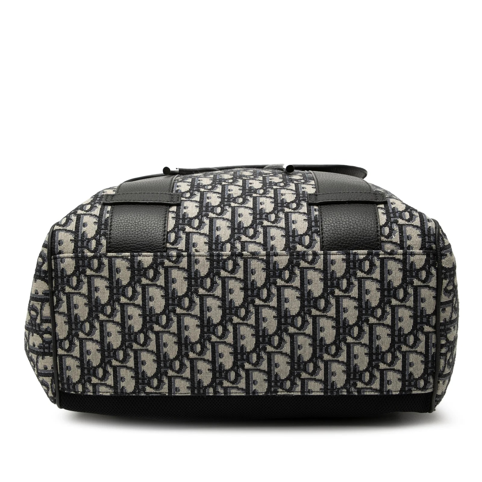 Essential Backpack 3