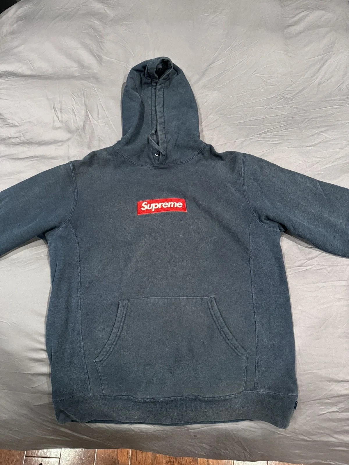 Supreme — Supreme Box Logo — streetwear — deal