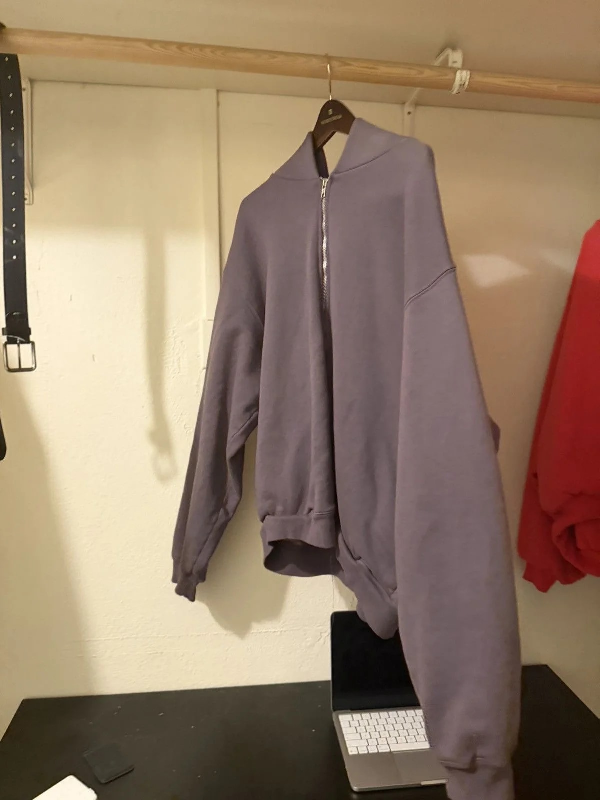 YZY — Yzy Sample Zip — streetwear — resale