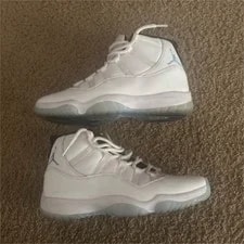 Jordan — Jordan 11 Legend — Sneaker — resale