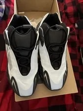 Yeezy 700 2