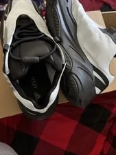 Yeezy 700 4