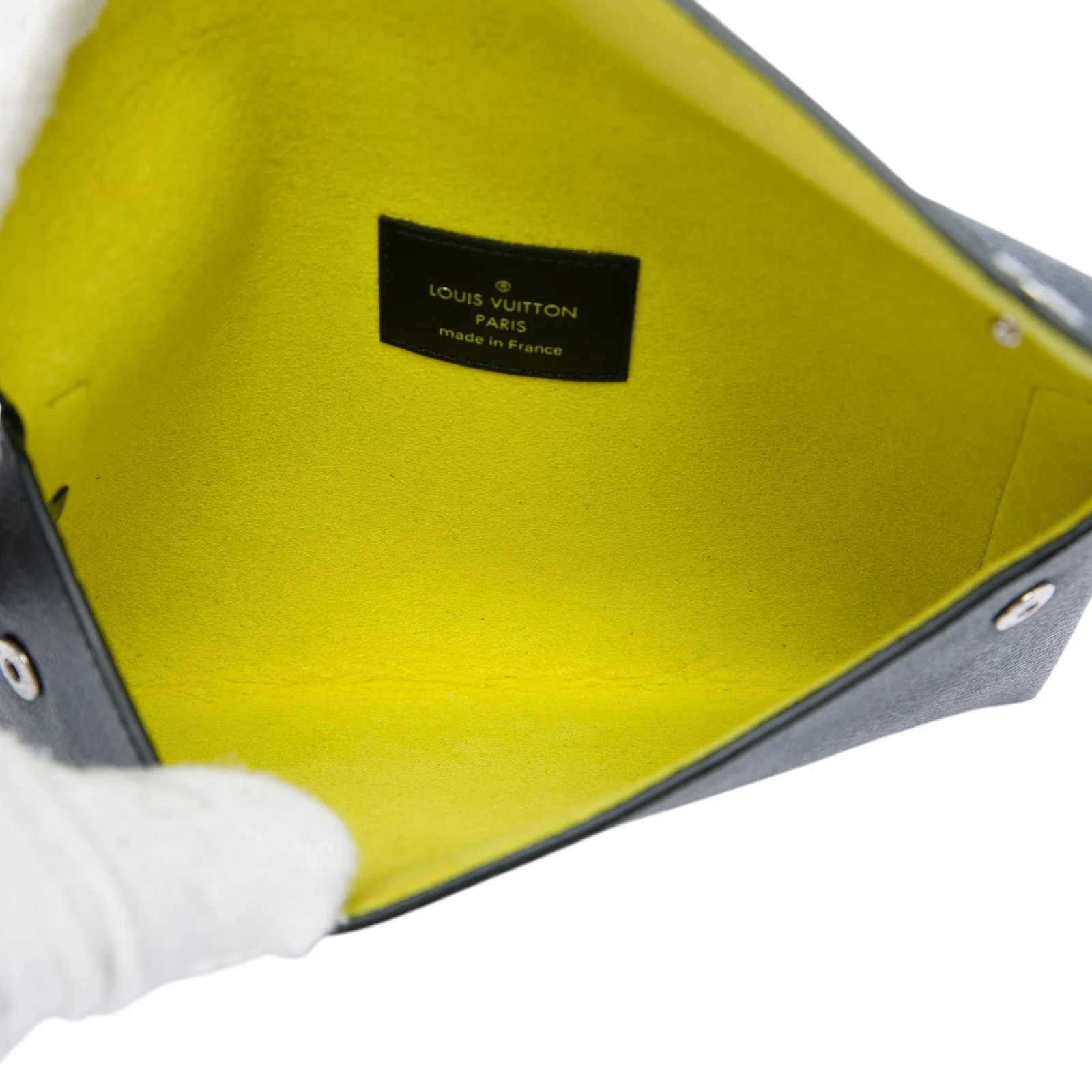 Alpha Pochette 4