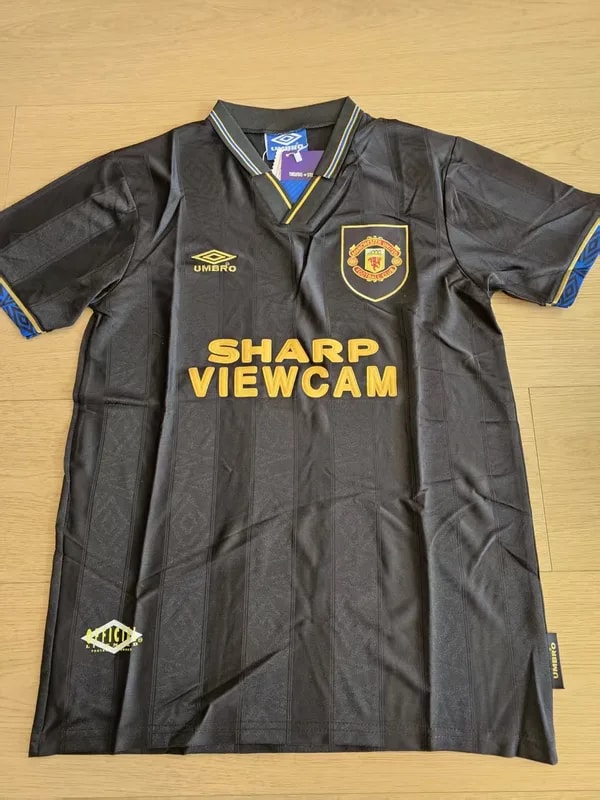 1993 1994 MUFC Jersey Away L — streetwear — resale