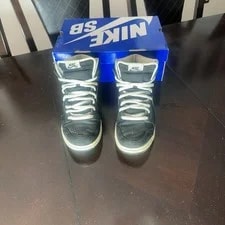 Nike SB Dunk High Pro ‘Venom 2008’ 4