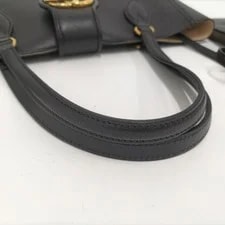 Gucci GG Marmont Logo 3