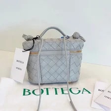 Bottega Veneta Bangbang Vanity Case Top Handle Shoudler Crossbody 3