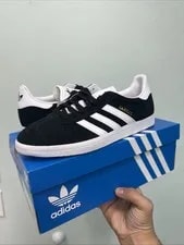 Adidas — Adidas Gazelle / Metallic (BB5476) — Sneaker — resale