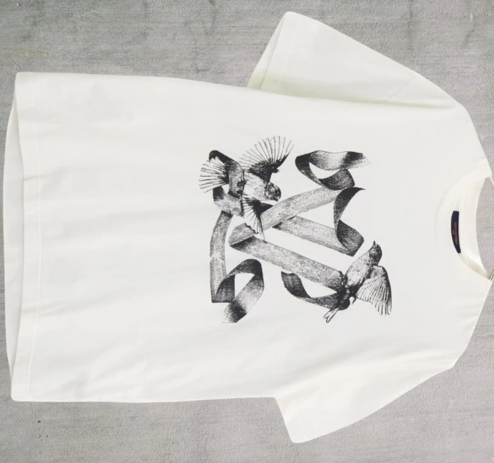 Louis Vuitton — Louis Vuitton Birds Graphic — streetwear — resale